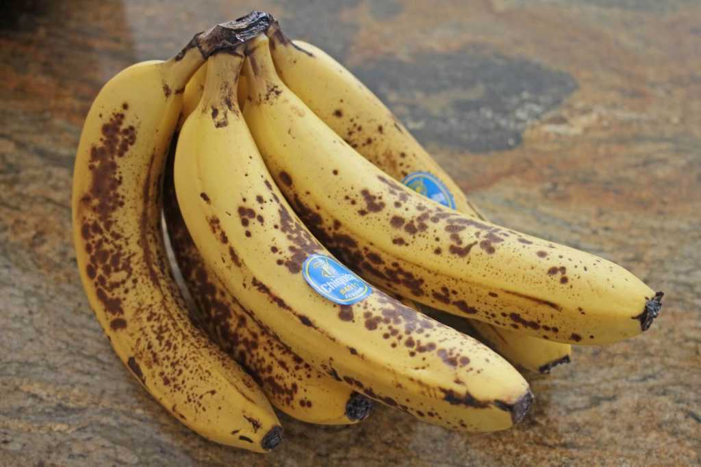 Is-it-Okay-to-Eat-Two-Bananas-a-Day