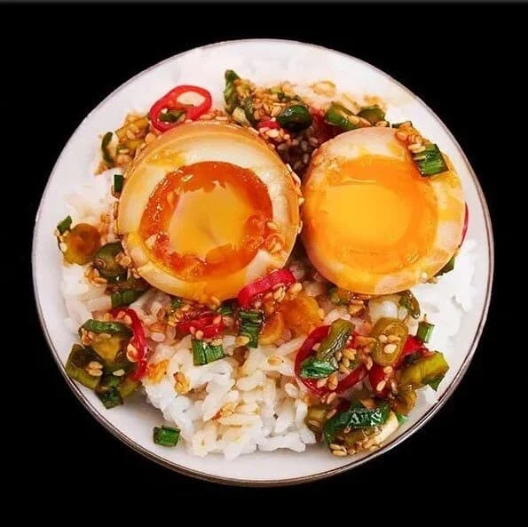 ဆားရေစိမ် ဆေးကြက်ဥစပ်စပ်လေး လုပ်စားကြမယ်
