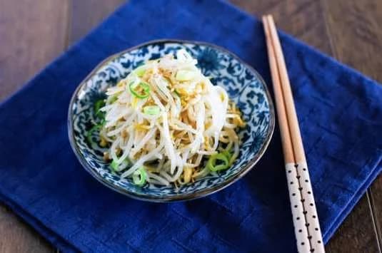 ကိုရီးယားစတိုင်လ် ပဲပင်ပေါက်သုပ် လုပ်စားကြမယ်