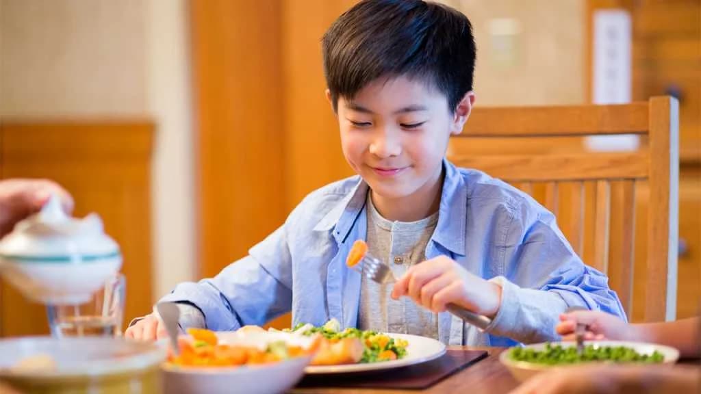 သင့်ရဲ့ကလေးငယ်လေးကို လုံးဝမကျွေးသင့်သော အစားအစာများ