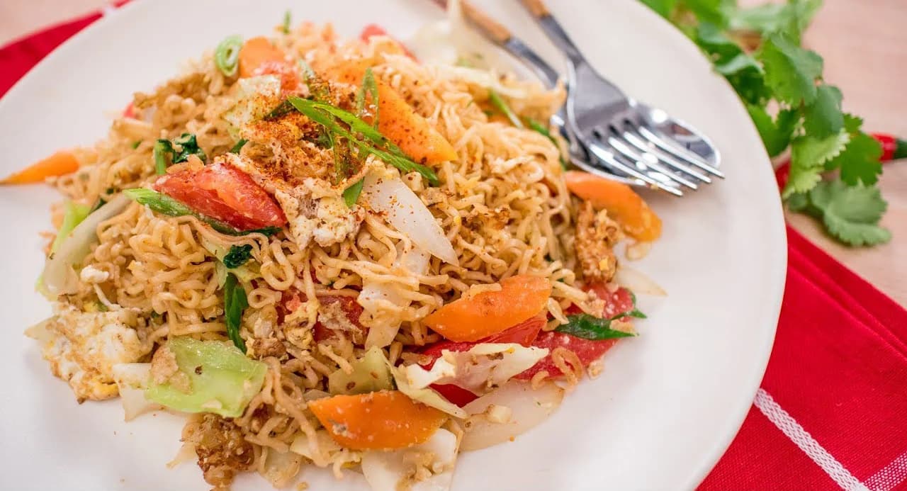 အရသာရှိပြီးလုပ်ရတာလည်းလွယ်ကူတဲ့ Ramen ခေါက်ဆွဲကြော်နည်း