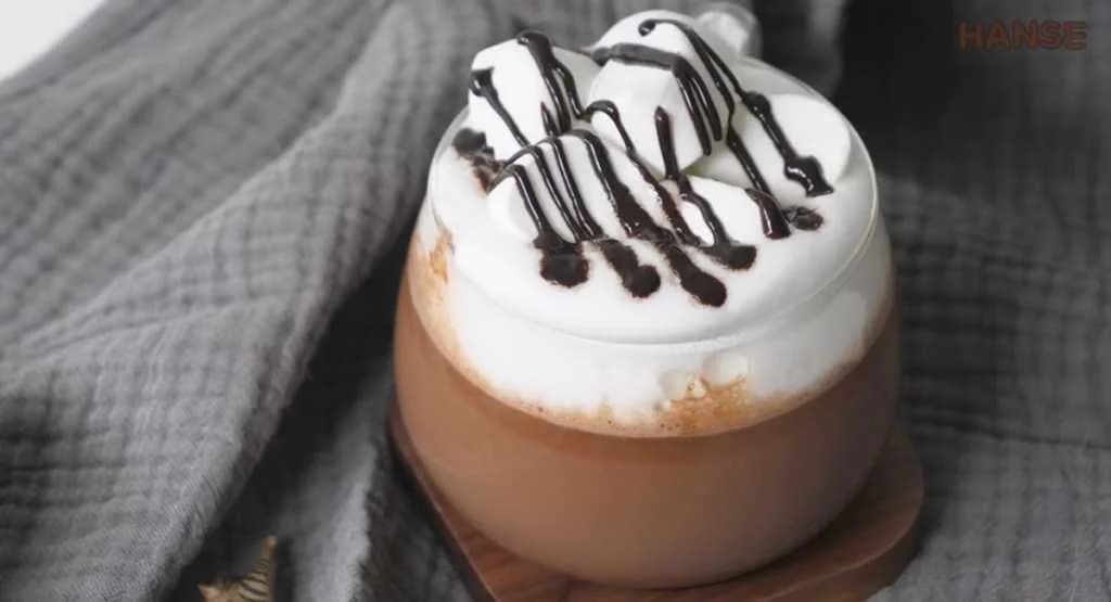 Hot Chocolate ကို အိမ်မှာအလွယ်တကူလုပ်နိုင်မယ့်နည်းလမ်း