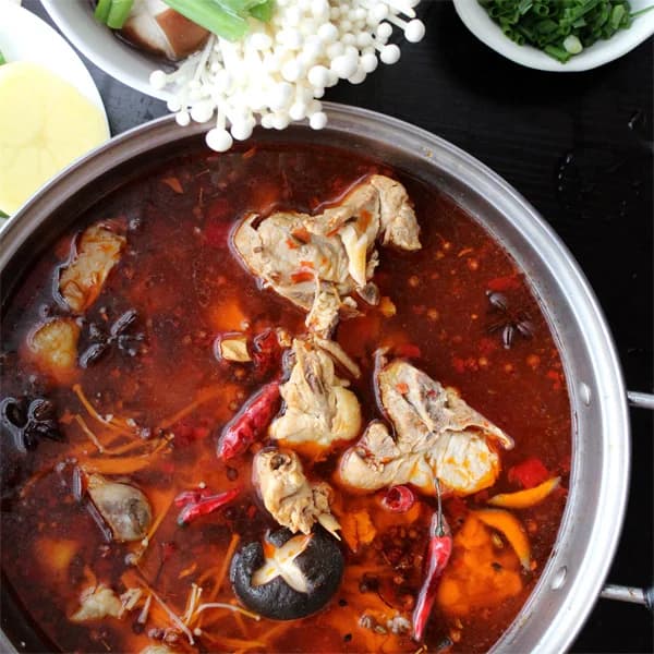 ဟော့ပေါ့ချစ်သူများအတွက် ကြက်သားဟော့ပေါ့စပ်စပ်လေး