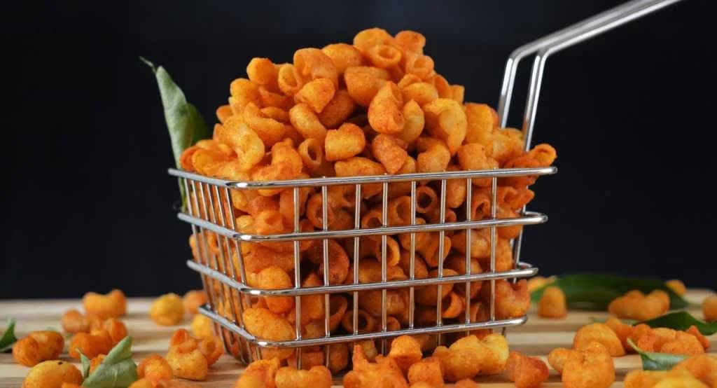 Macaroni ကို စပ်စပ်လေးကြော်ပြီး Snacks အဖြစ်စားနိုင်မယ့်နည်းလမ်း