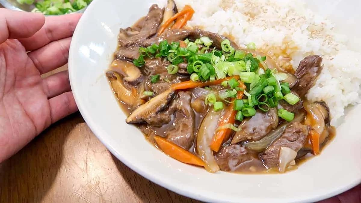 (၁၅) မိနစ်တည်းနဲ့ အမြန်ချက်ပြုတ်နိုင်တဲ့ မှို အမဲသားဟင်း