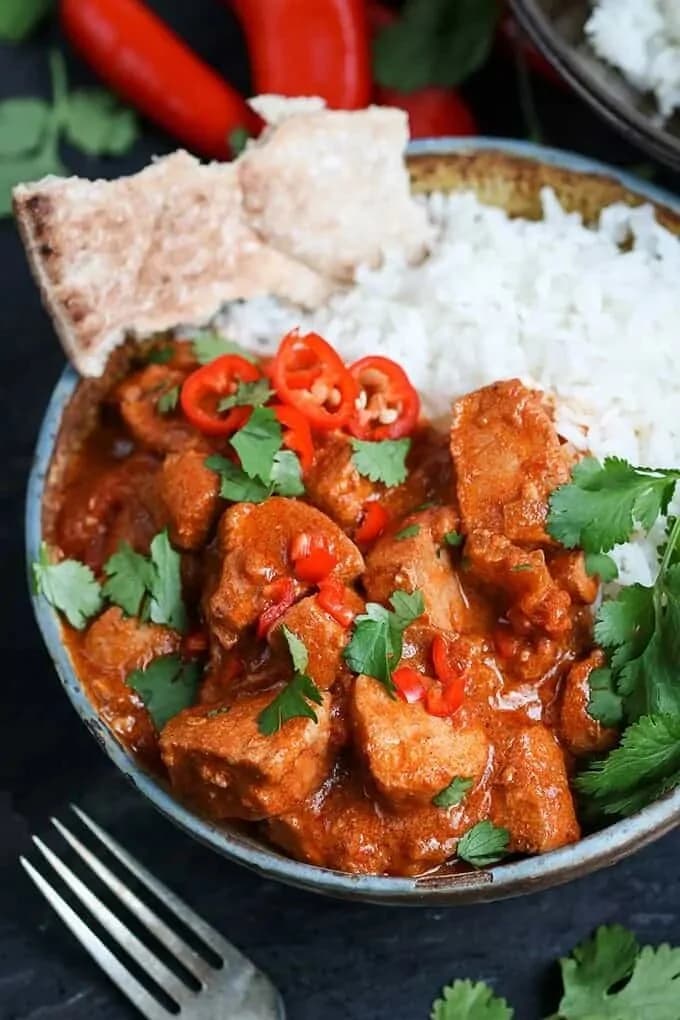 Slow Cooker နဲ့ အလွယ်တကူချက်ပြုတ်နိုင်တဲ့ ကြက်သားအစပ်ဟင်း