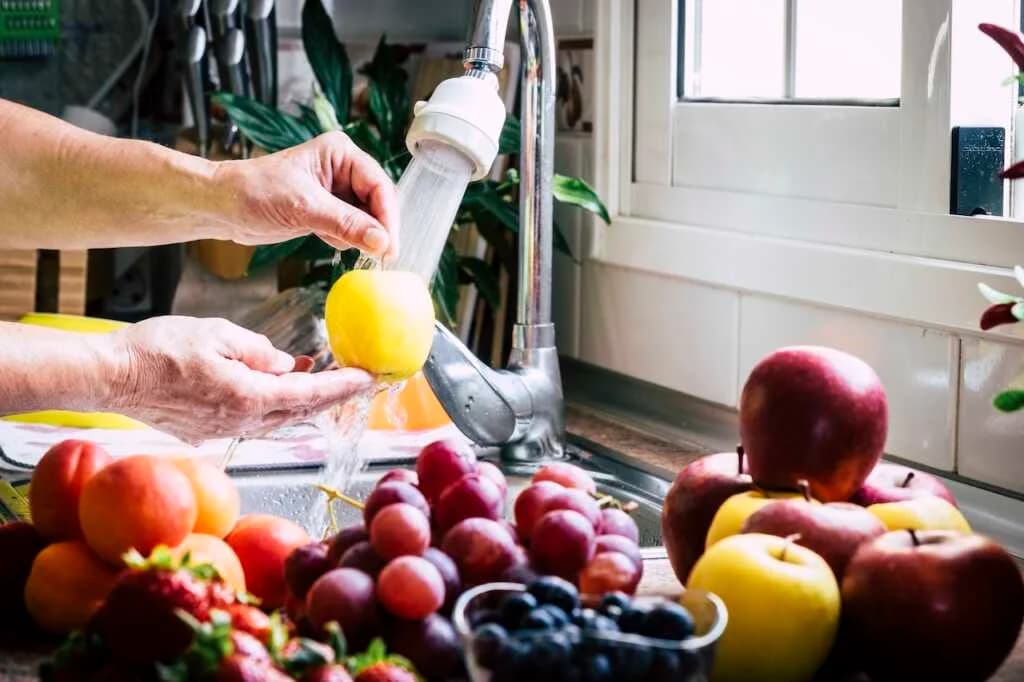 How to Wash Fruits and Vegetables to Keep Them Clean?