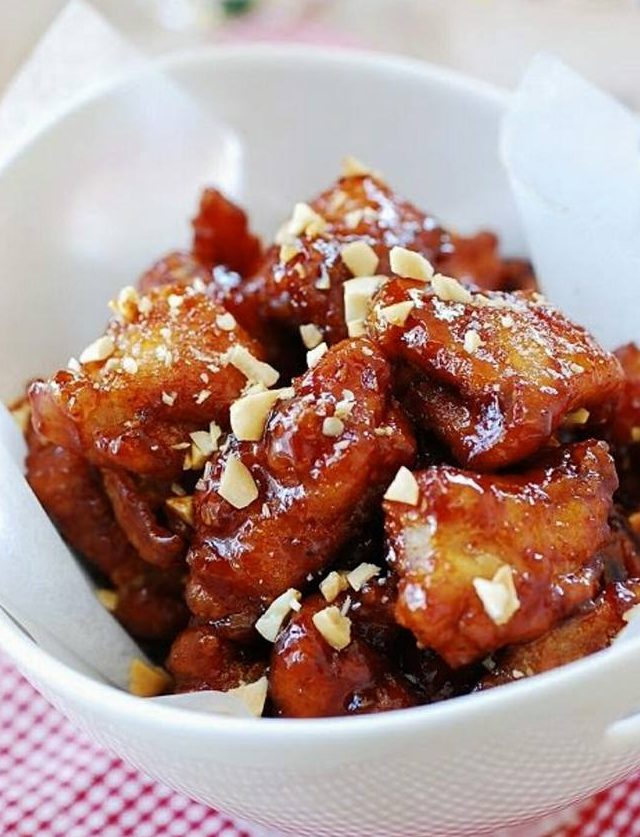 Crispy Korean Fried Chicken (Dakgangjeong)