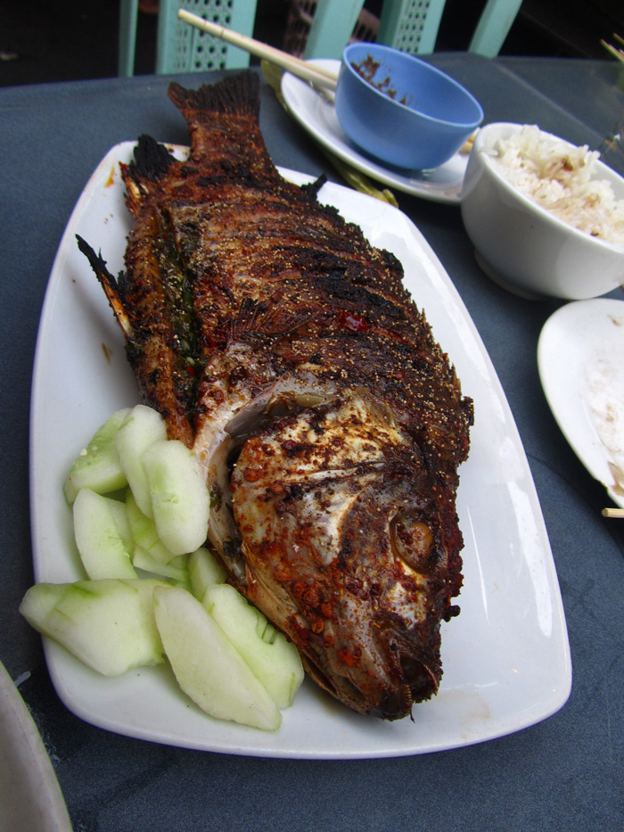 grilled-fish-in-chinatown-yangon