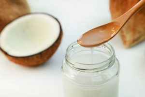 07-dandruff-natural-treatment-coconut-oil