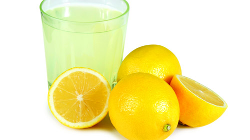 drinking-lemon-juice-for-acne
