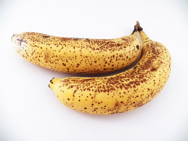 bananas-with-dots