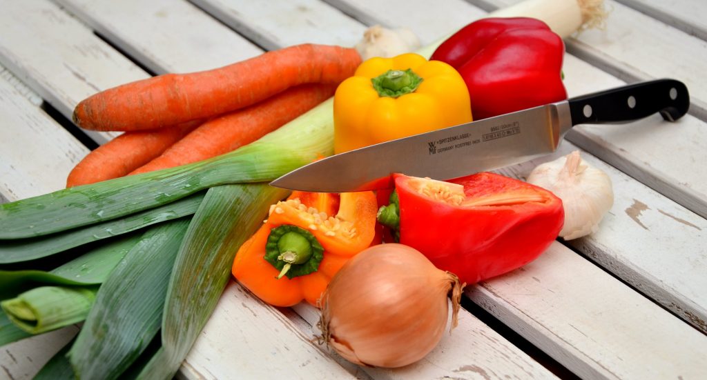 vegetables-knife-paprika-traffic-light-vegetable-40191